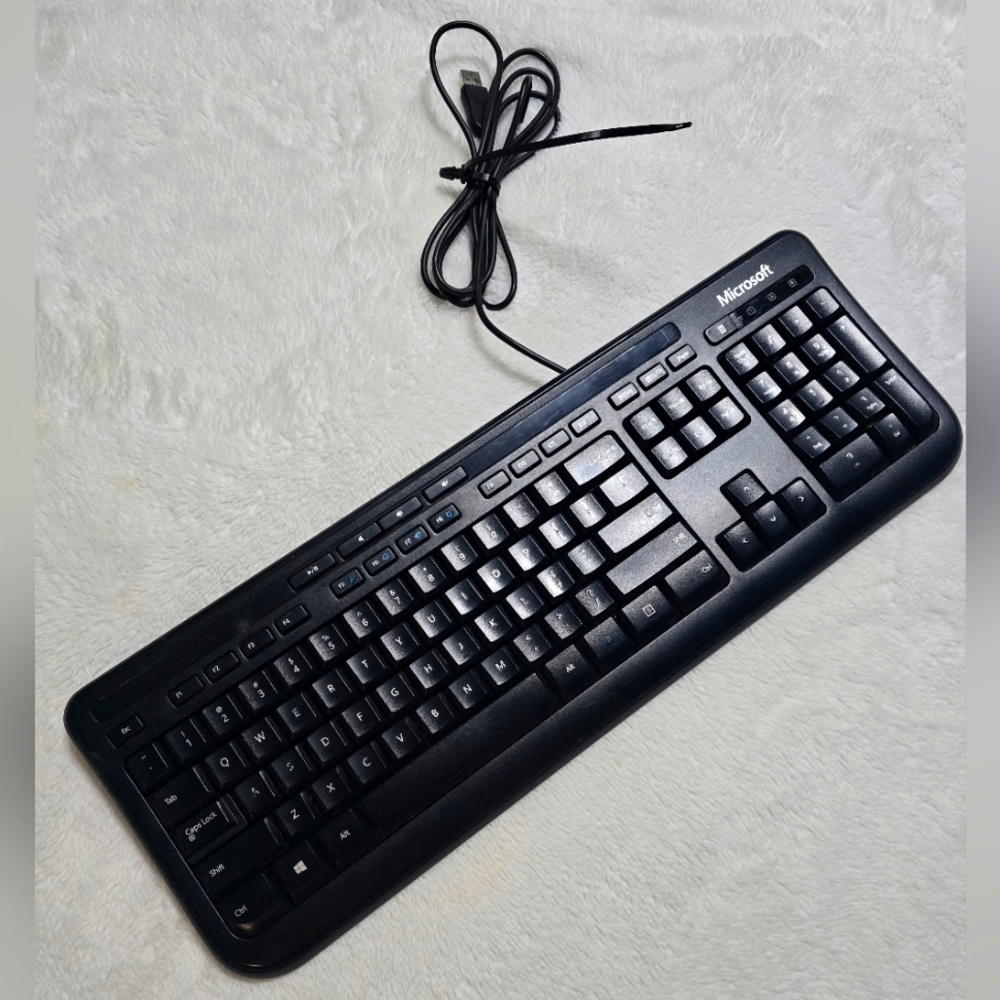 Microsoft Black Wired Keyboard Computer Laptop Key Board USB Plug